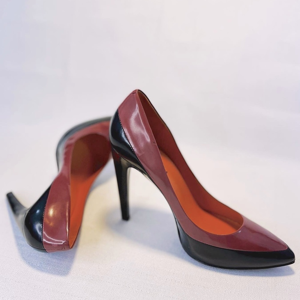 Via Spiga leather two tone heel pump